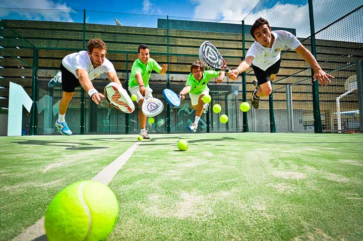 Hvad er padel? Bliv klogere på padel tennis